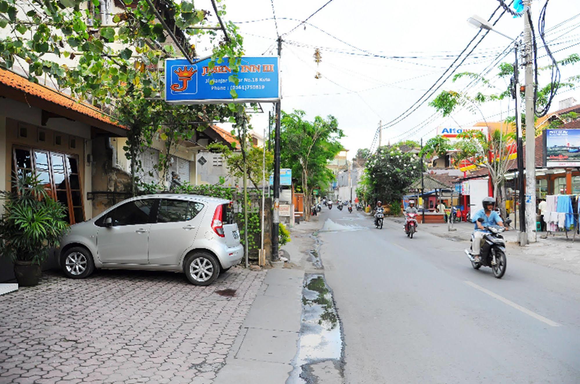 Jesens Inn III Kuta  Exterior photo