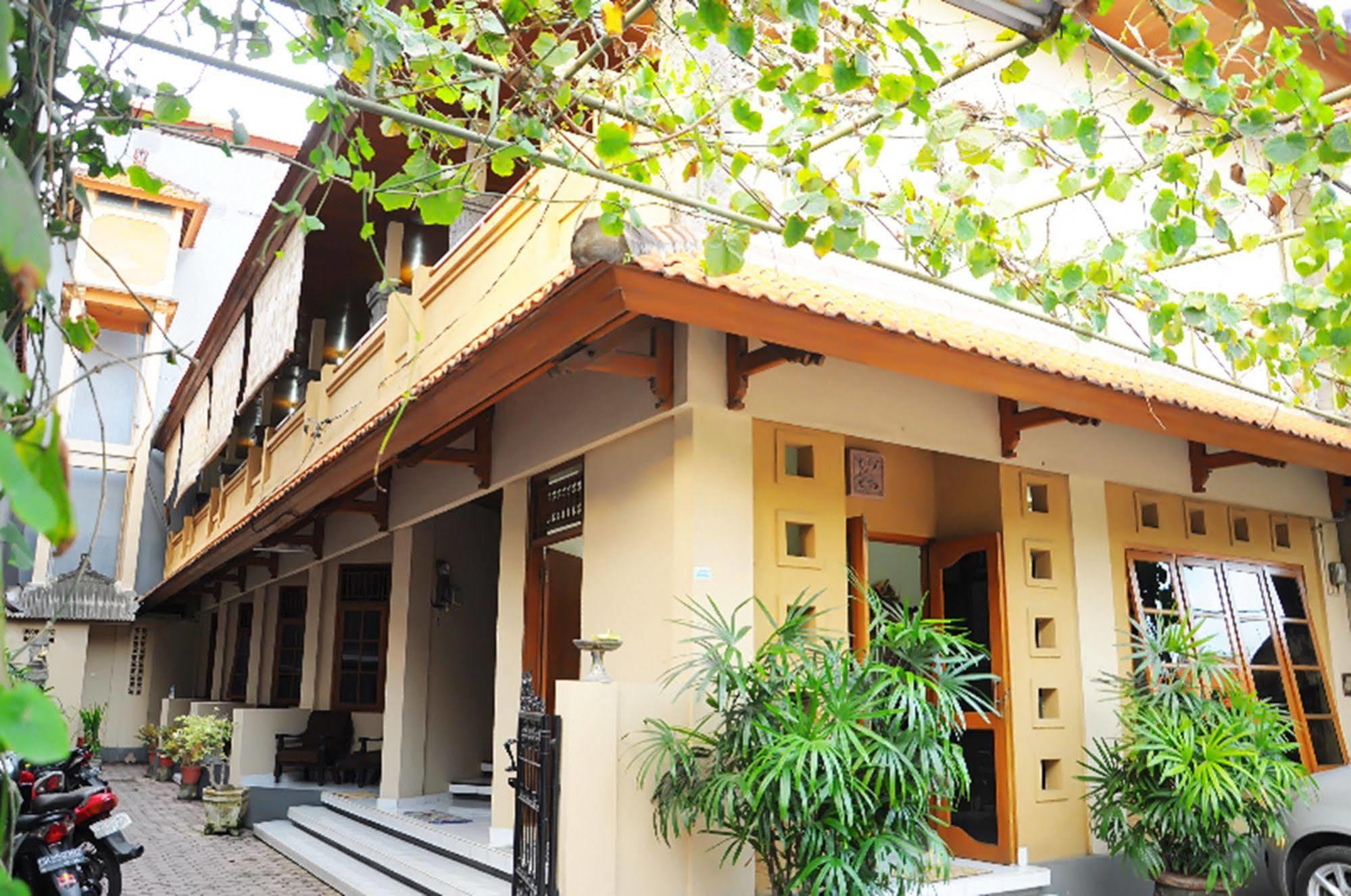 Jesens Inn III Kuta  Exterior photo